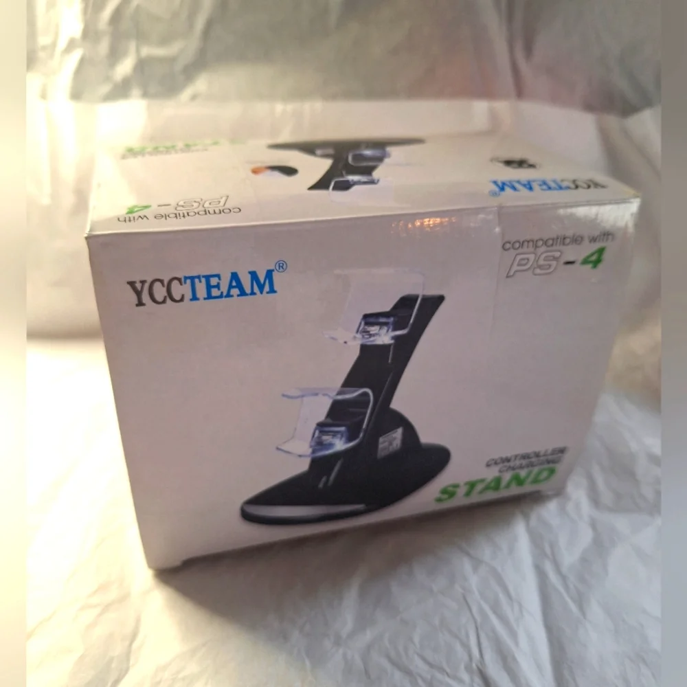 YCCTEAM Dual Contrloller Stand And Charging Station NIB Black Playstation 4